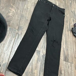 l&m // black distressed skinny jeans